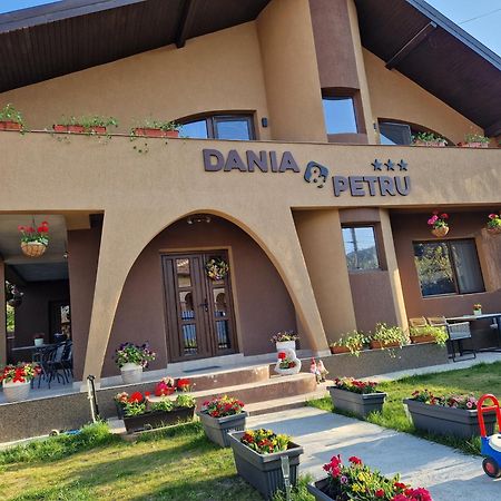 Dania&Petru Residence Tîrgu Ocna Exterior foto