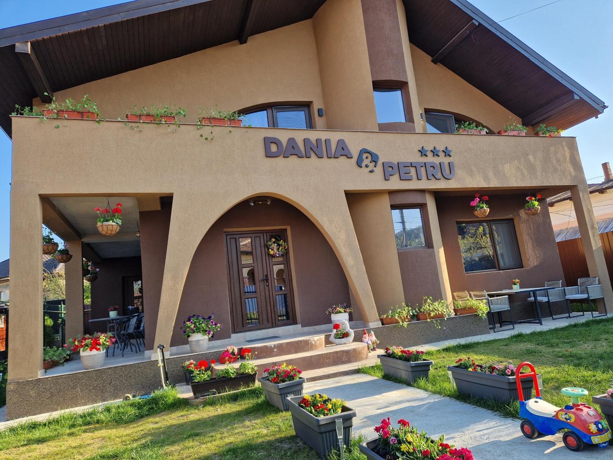 Dania&Petru Residence Tîrgu Ocna Exterior foto